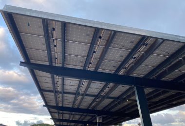 panneaux solaires carport